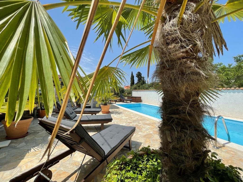 Holiday Home Bukovac Pula Bagian luar foto